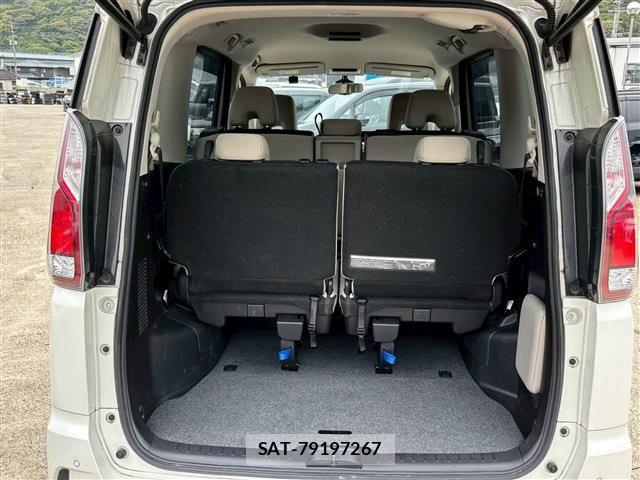 Nissan SERENA 2017-09 6546808-6