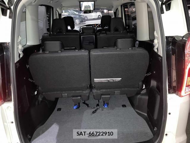 Nissan SERENA 2016-10 6614732-27