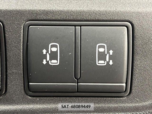 Nissan SERENA 2017-09 6614726-2