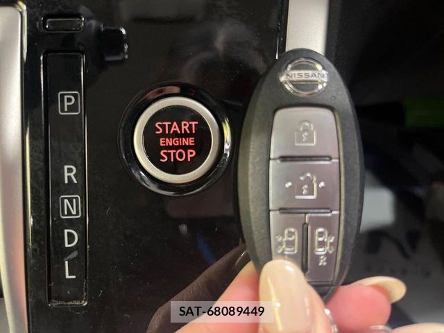 Nissan SERENA 2017-09 6614726-5