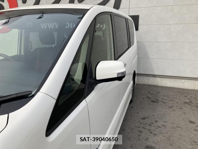 Nissan SERENA 2015-06 6614747-12