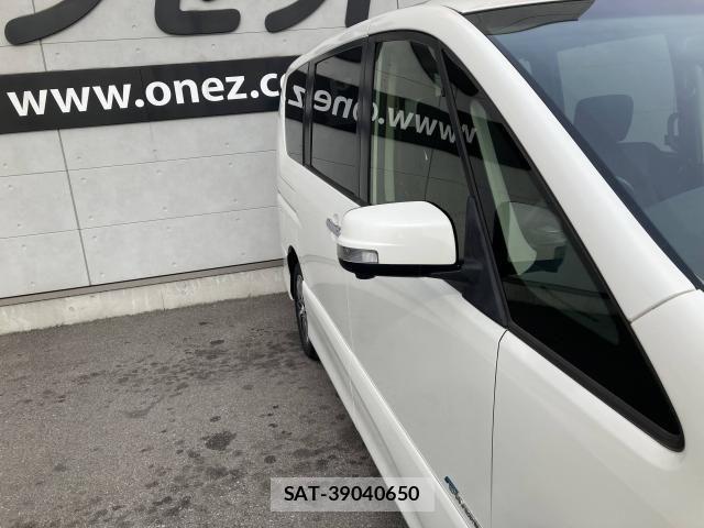 Nissan SERENA 2015-06 6614747-13