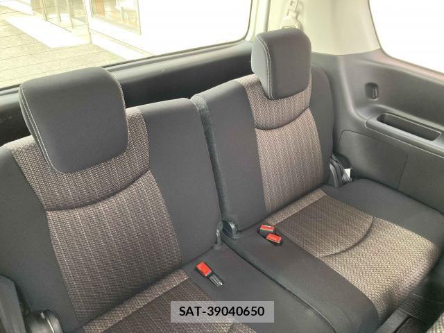 Nissan SERENA 2015-06 6614747-23