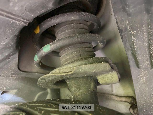 Nissan SERENA 2014-02 6614776-19