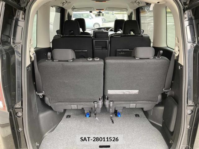 Nissan SERENA 2017-12 6614730-29
