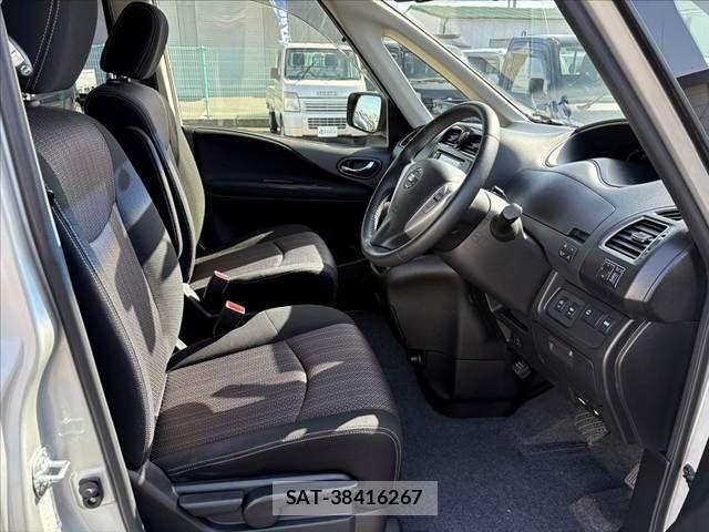 Nissan SERENA 2014-01 6614774-17