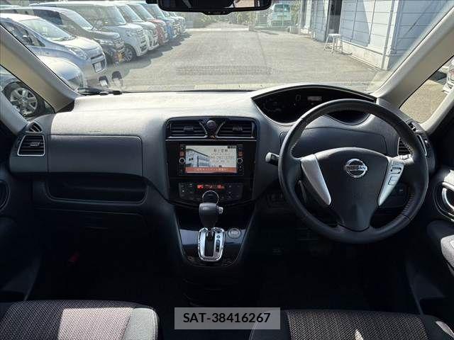 Nissan SERENA 2014-01 6614774-1