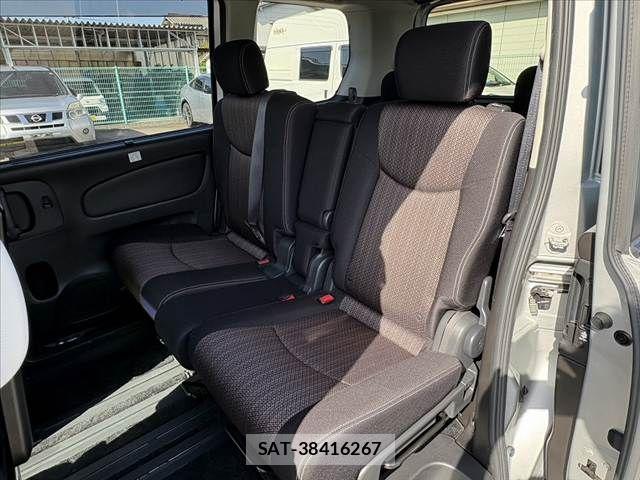 Nissan SERENA 2014-01 6614774-20