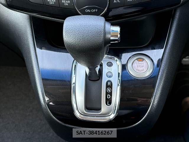 Nissan SERENA 2014-01 6614774-28