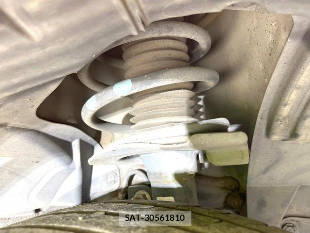 Nissan SERENA 2016-02 6614765-18