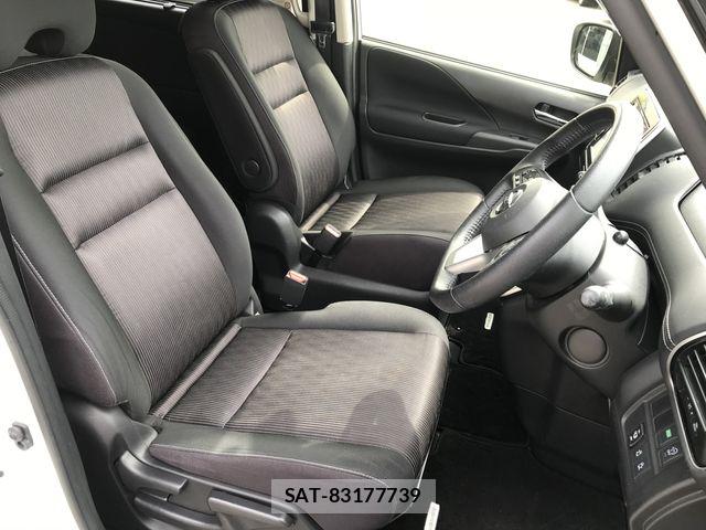 Nissan SERENA 2017-09 6614735-10