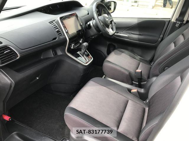 Nissan SERENA 2017-09 6614735-11