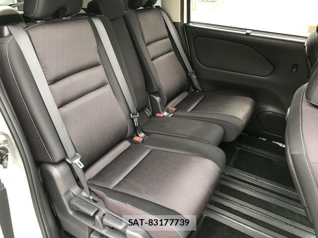 Nissan SERENA 2017-09 6614735-13