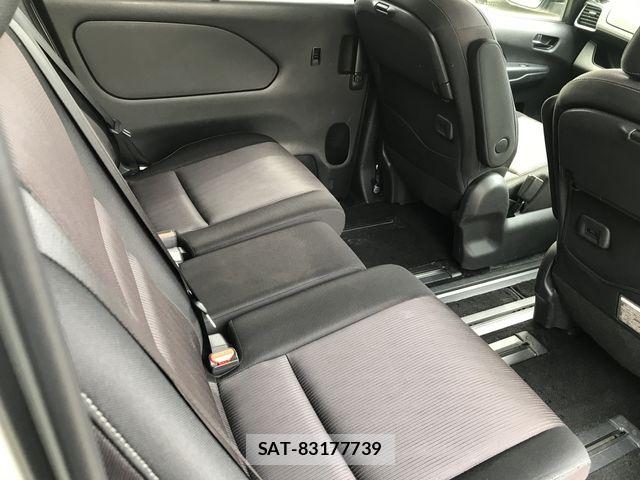 Nissan SERENA 2017-09 6614735-14