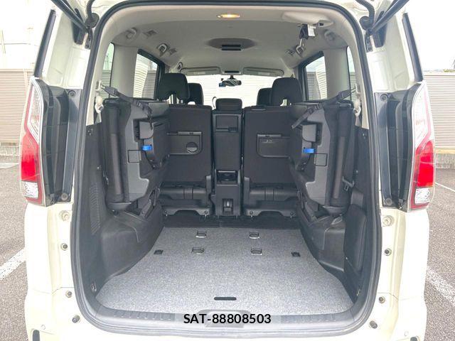 Nissan SERENA 2017-06 6614719-10