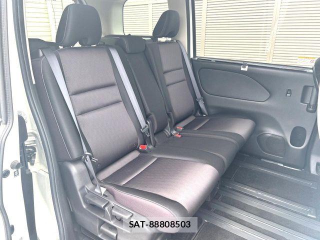 Nissan SERENA 2017-06 6614719-8