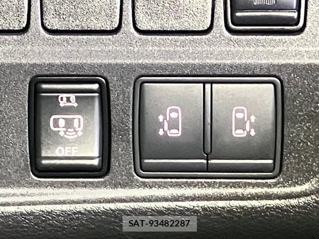Nissan SERENA 2018-10 6614715-11