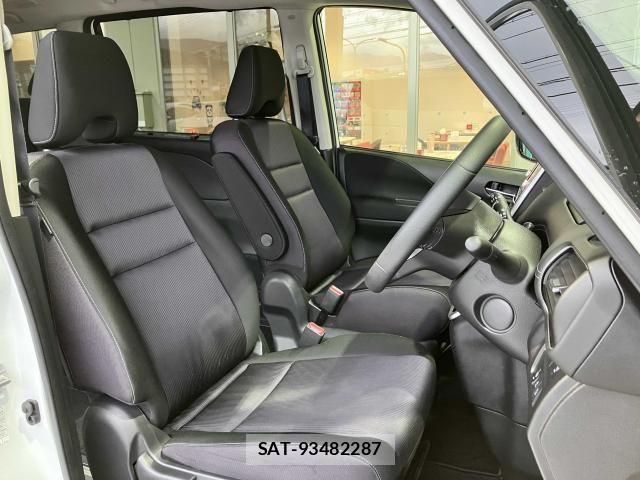 Nissan SERENA 2018-10 6614715-15