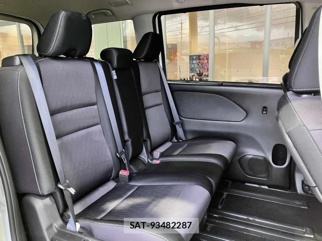 Nissan SERENA 2018-10 6614715-16