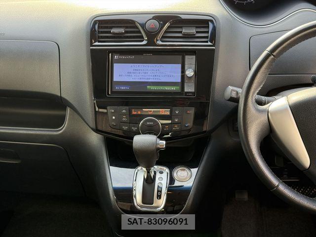 Nissan SERENA 2015-10 6614767-11