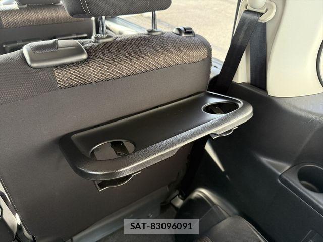 Nissan SERENA 2015-10 6614767-26