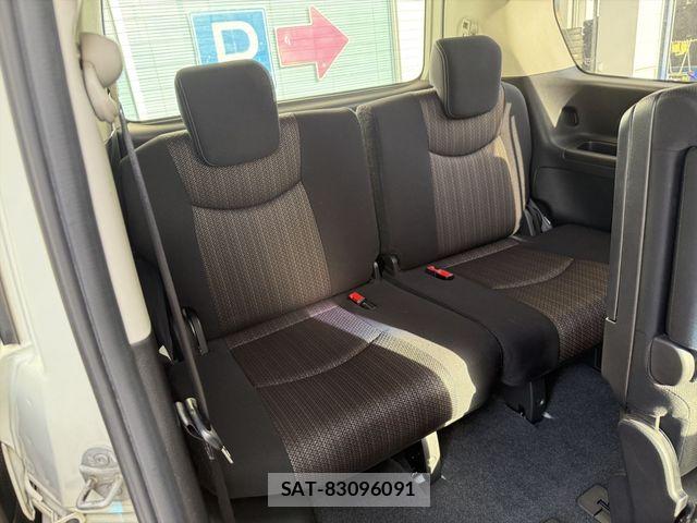 Nissan SERENA 2015-10 6614767-28