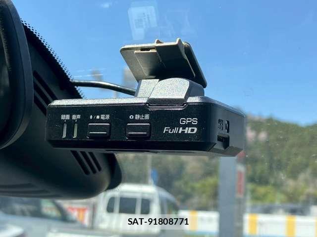 Nissan SERENA 2017-04 6642519-3