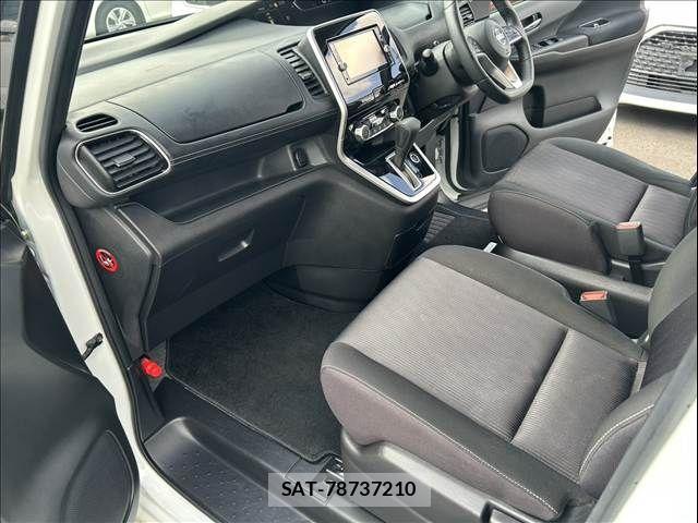 Nissan SERENA 2018-10 6642515-15