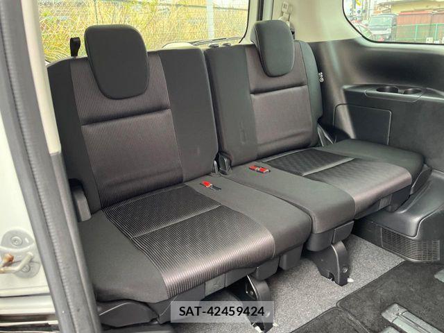 Nissan SERENA 2017-09 6673568-10