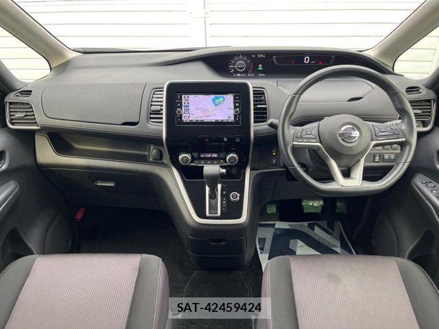 Nissan SERENA 2017-09 6673568-1