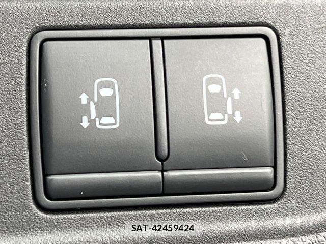 Nissan SERENA 2017-09 6673568-4