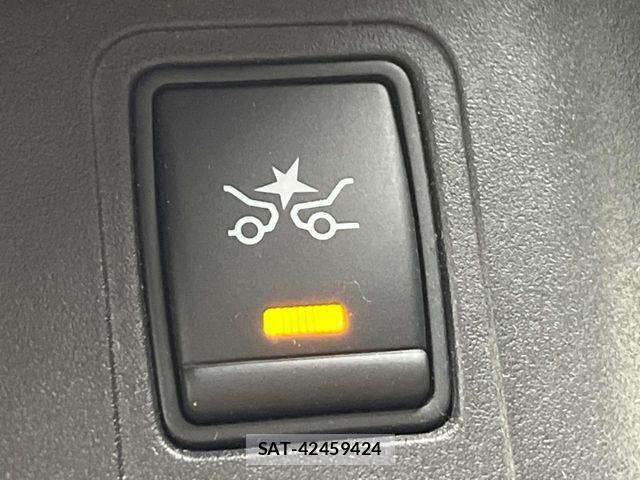 Nissan SERENA 2017-09 6673568-5