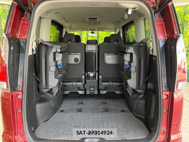 Nissan SERENA 2017-11 6673591-10