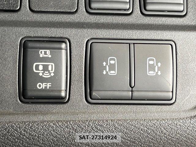 Nissan SERENA 2017-11 6673591-5