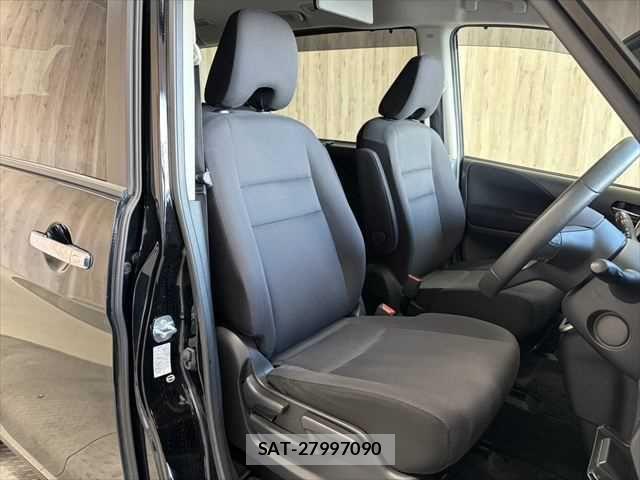 Nissan SERENA 2017-04 6673596-10