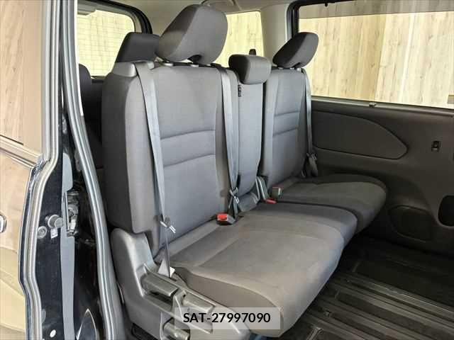 Nissan SERENA 2017-04 6673596-11