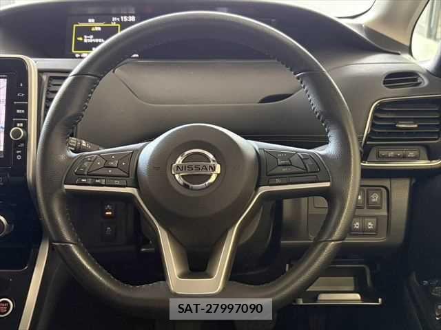 Nissan SERENA 2017-04 6673596-14