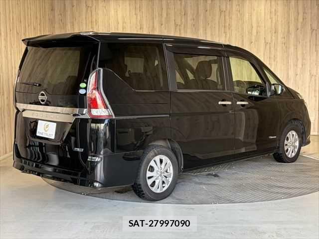 Nissan SERENA 2017-04 6673596-20