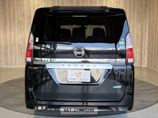 Nissan SERENA 2017-04 6673596-21