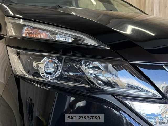 Nissan SERENA 2017-04 6673596-24