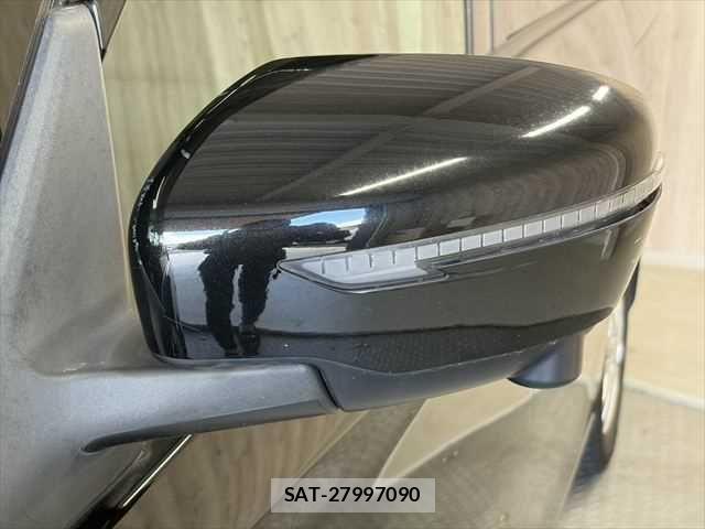 Nissan SERENA 2017-04 6673596-29