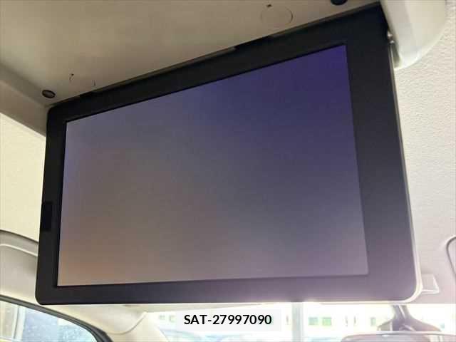 Nissan SERENA 2017-04 6673596-6