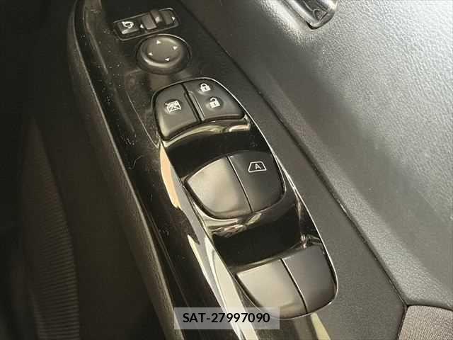 Nissan SERENA 2017-04 6673596-7