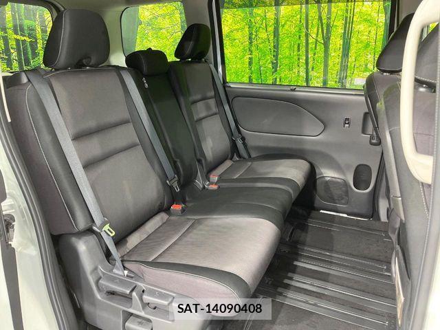 Nissan SERENA 2017-01 6673566-9