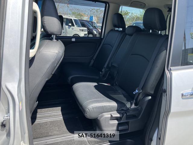 Nissan SERENA 2017-08 6673595-4