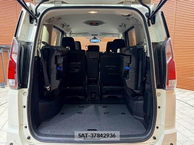 Nissan SERENA 2019-05 6673562-19