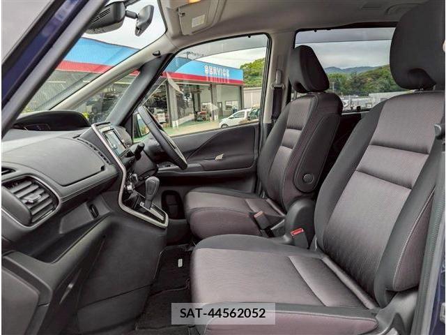 Nissan SERENA 2017-03 6673567-11