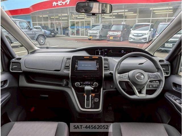 Nissan SERENA 2017-03 6673567-13