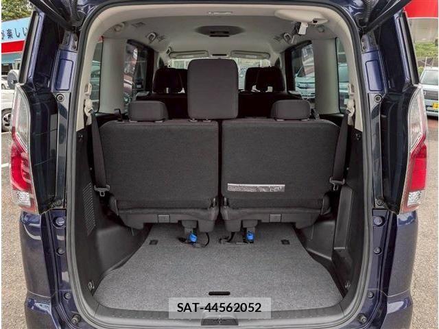 Nissan SERENA 2017-03 6673567-18