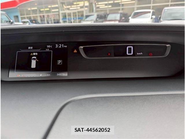 Nissan SERENA 2017-03 6673567-25